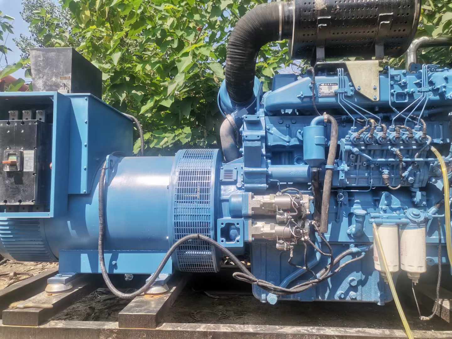信宜详细说明降低 800kW 柴油发电机输出电流波动的方法